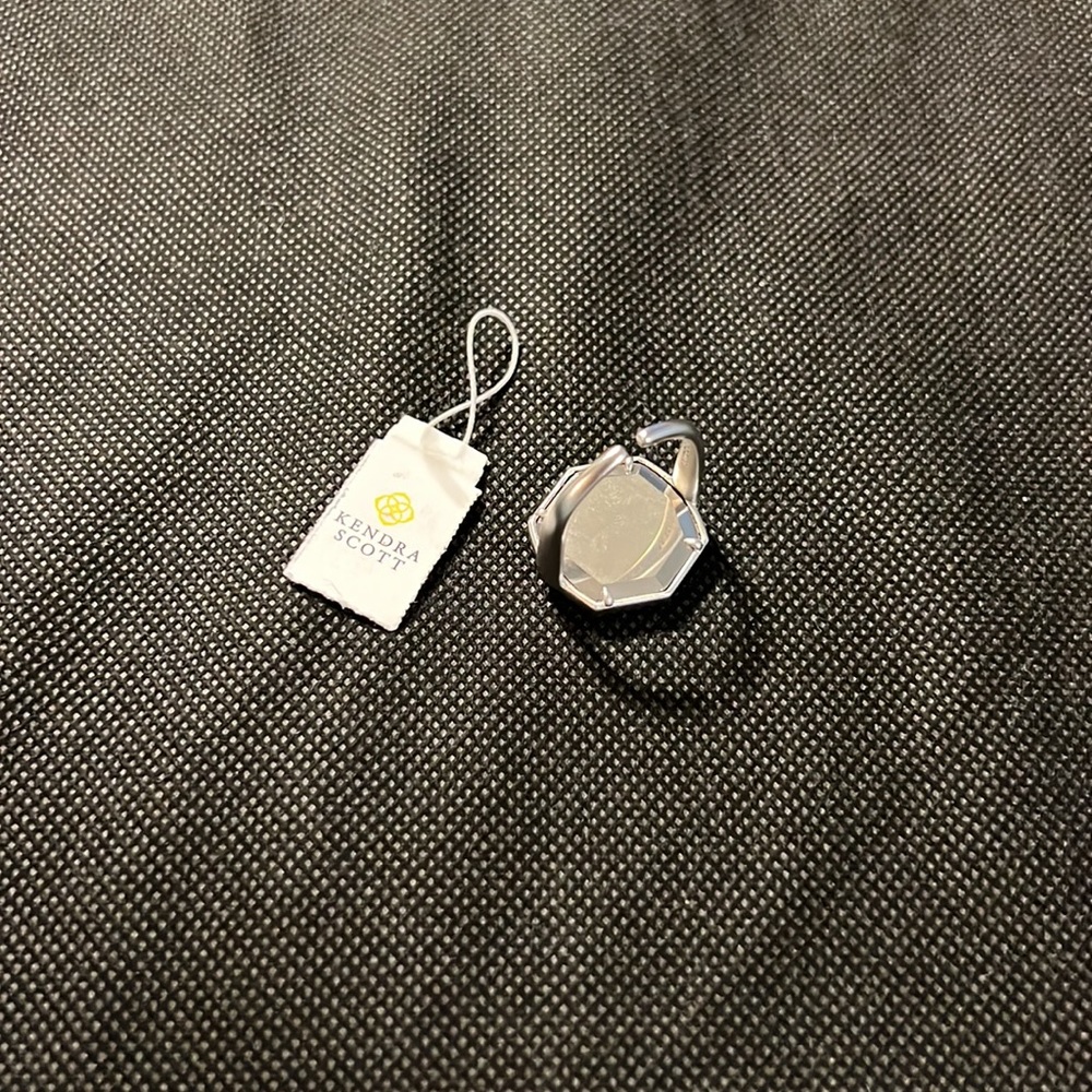 KENDRA SCOTT “DAVIS” COCKTAIL RING - Picture 3 of 7